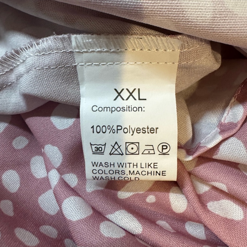 Brand unknown. Size XXL. Pink and white- cuffed sleeves - Picture 5 of 5